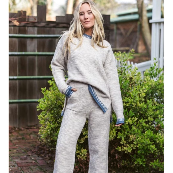 NEW with tags - Cozy sweater and pants set - Picture 1 of 3